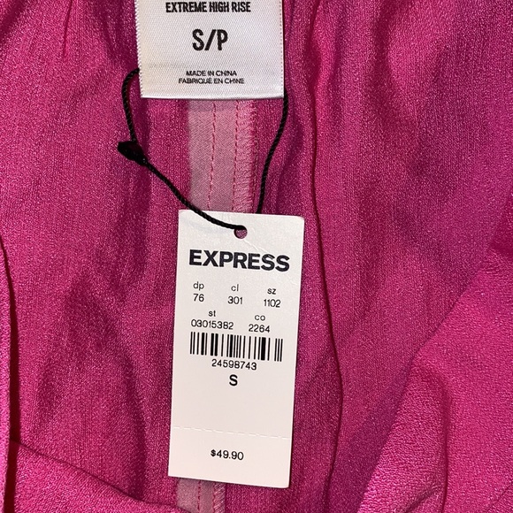 NWT EXPRESS Ruffle Shorts (small) - Picture 6 of 7